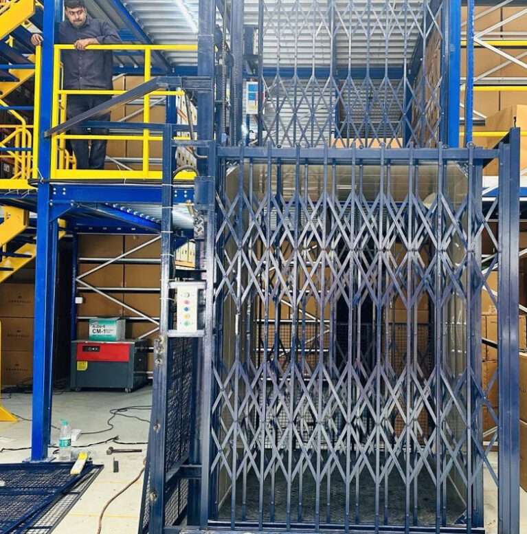 2 yash-engineers-cage-lift-india