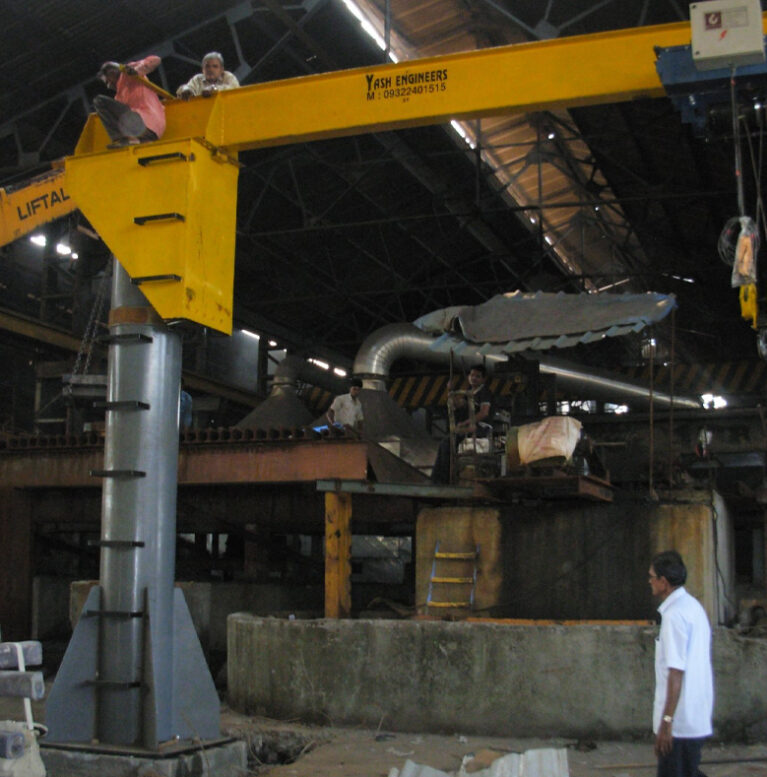 28 yash-engineers-pillar-mounted-jib-crane-india